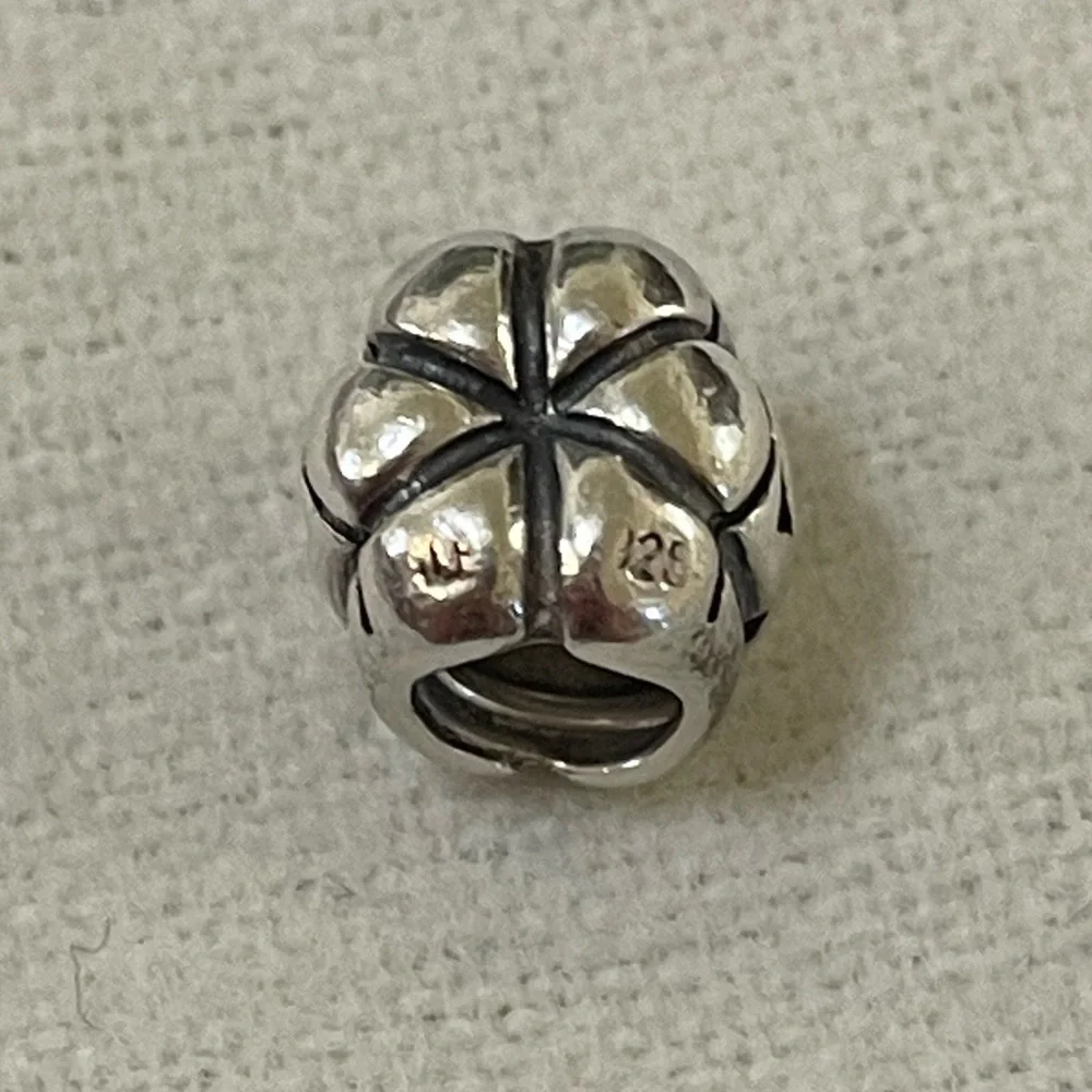 Pandora Jack-O-Lantern Pumpkin Charm - Picture 5 of 12